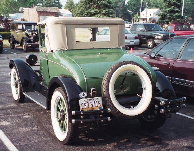 1928 Whippet Cabriolet Coupe - America