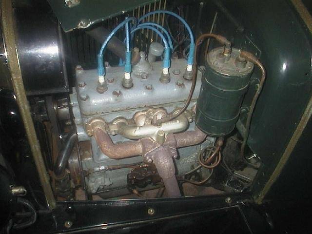 1926 Whippet Roadster - Engine