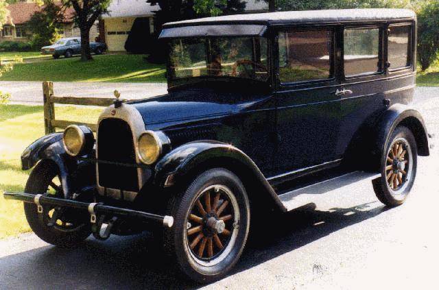 1928 Whippet Sedan - America