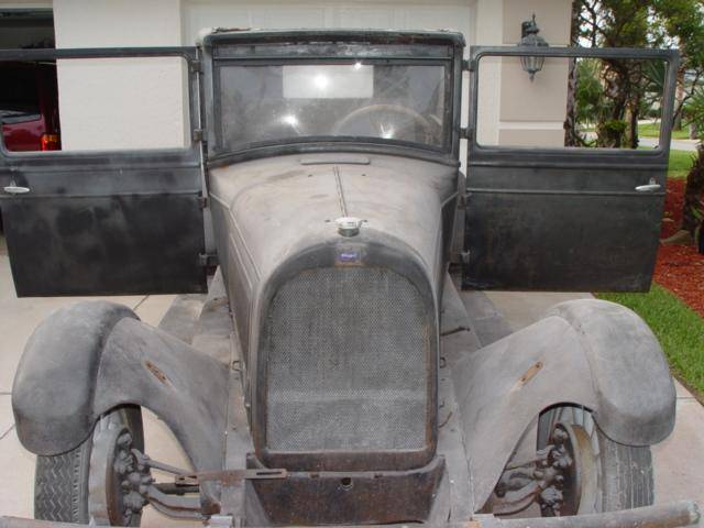 1928 Whippet Coach - America