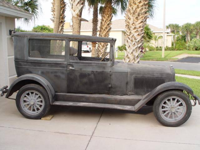 1928 Whippet Coach - America