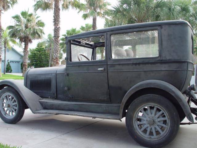 1928 Whippet Coach - America