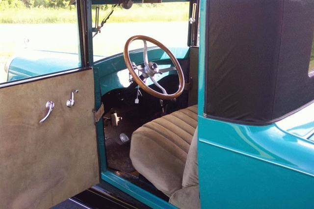 1928 Whippet Model 98 Coupe - America