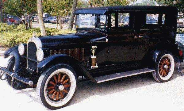 1928 Whippet Sedan - America