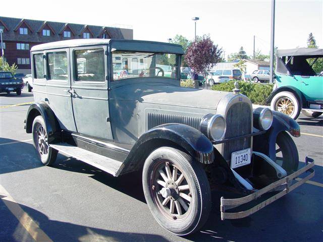 1928 Whippet Sedan - America