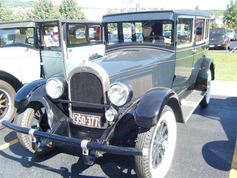 1928 Whippet Sedan - America