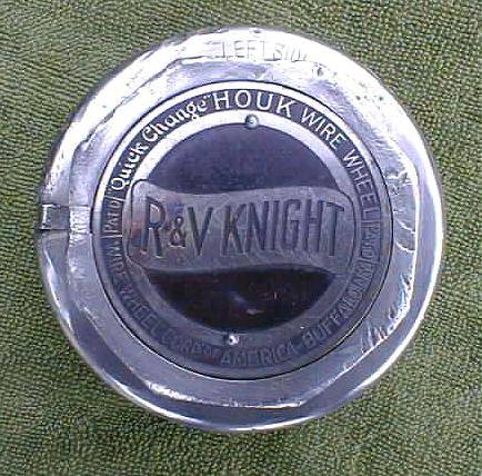 R and V Knight Hubcap