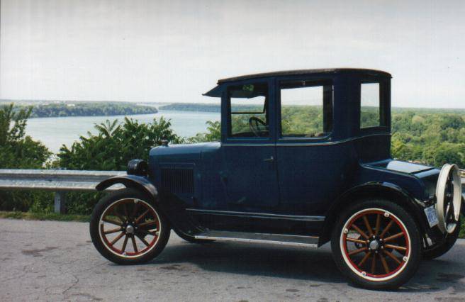 1924 Overland Model 91A Coupe - Niagra River, America