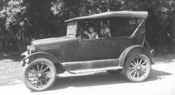 1924 Overland Touring Model 91 - America