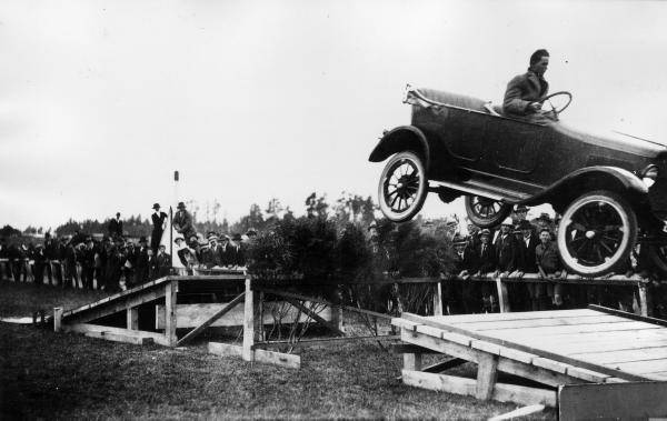 Jumping Overland Dealer demonstration - New Zealand