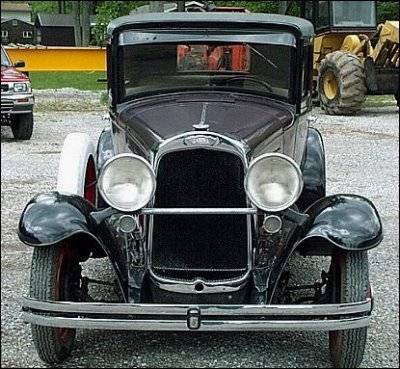 1930 Willys Deluxe Sedan Model 98B - America