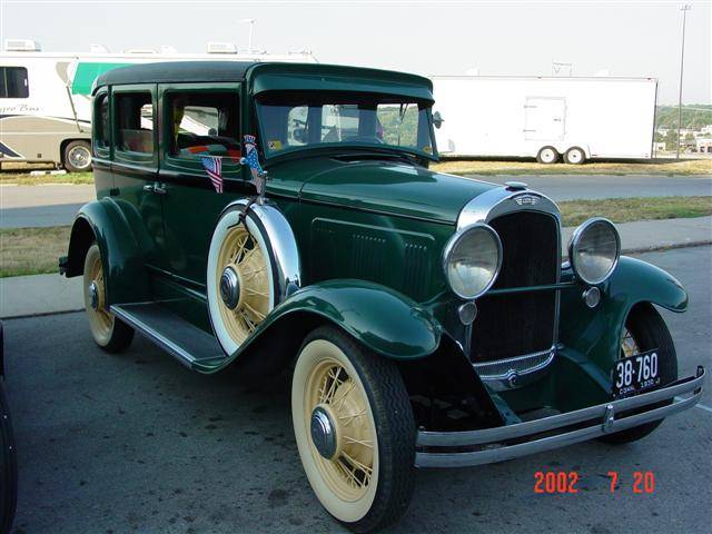 1930 Willys Deluxe Sedan Model 98B - America