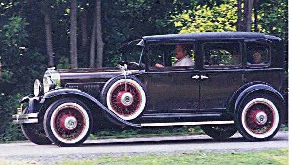 1930 Willys Deluxe Sedan Model 8-80 - America