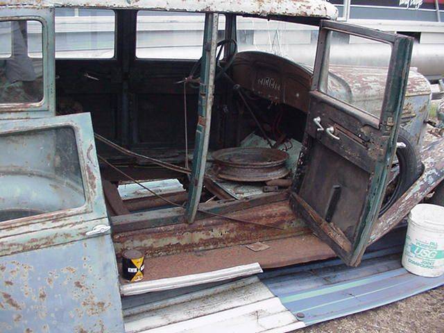 1932 Willys Model 6-90 Sedan (Unrestored) - America