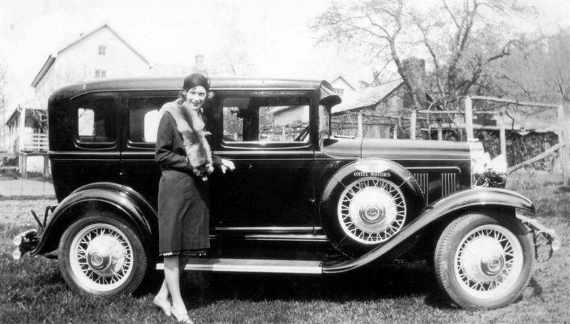 1930 Willys Deluxe Sedan Model 98B - America