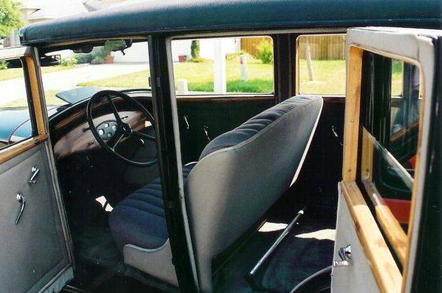 1930 Willys Deluxe Sedan Model 98B - Puerto Rico