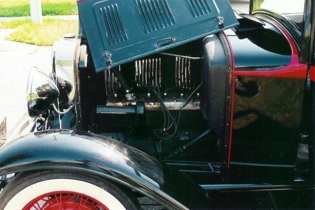 1930 Willys Deluxe Sedan Model 98B - Puerto Rico