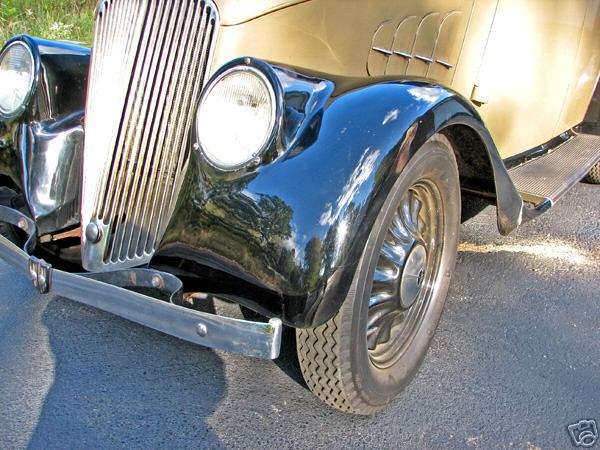 1933 Willys Coupe - America