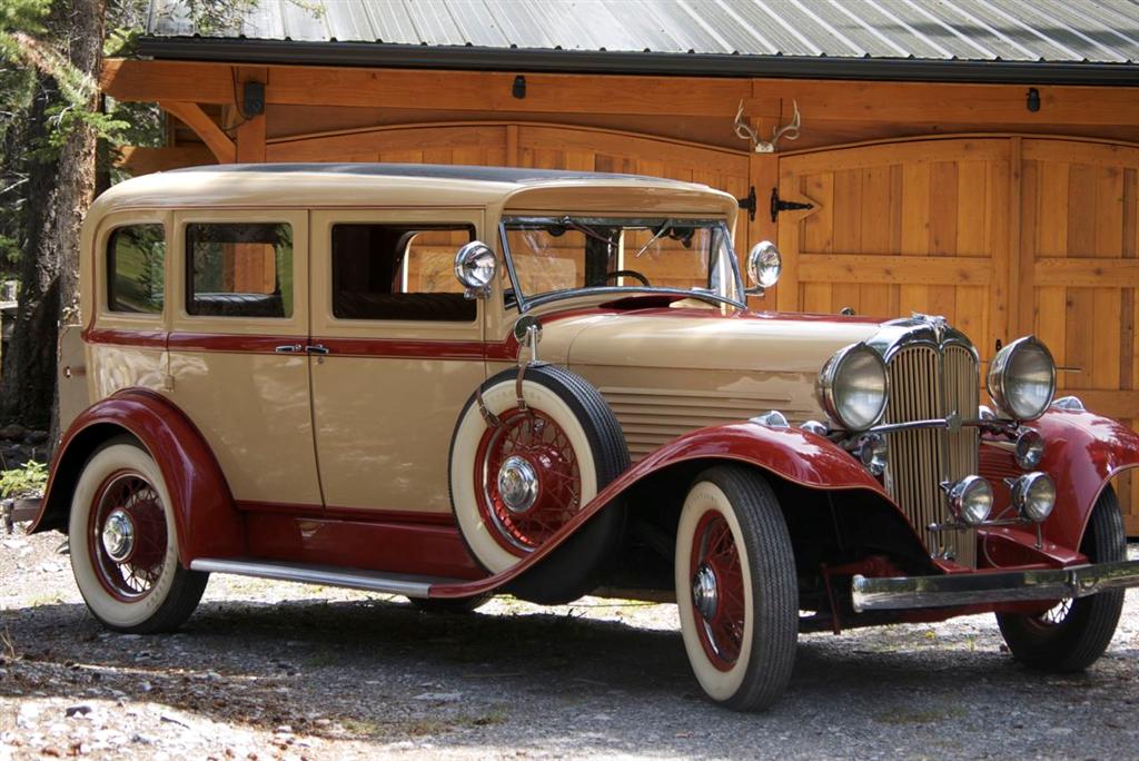 1932 Willys Overland Sedan Model 8-88 - America