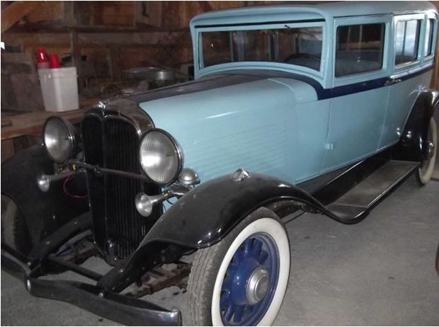 1932 Willys Overland Model 8-88 Standard Sedan - USA