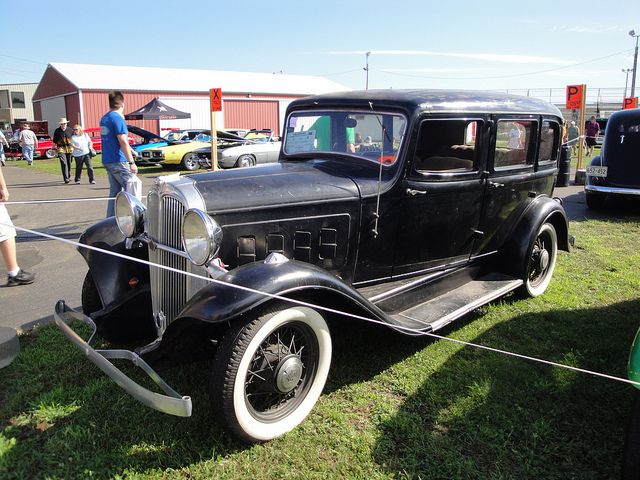 1933 Willys Sedan Model 6-90A - America