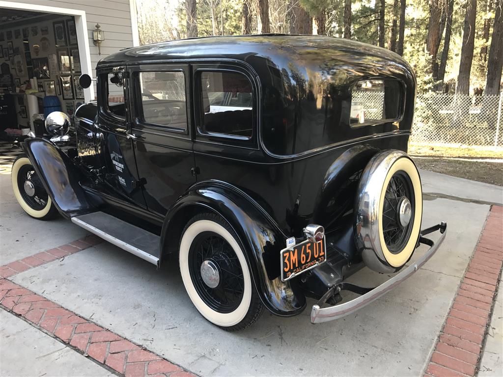 1933 Willys Sedan Model 6-90A - America