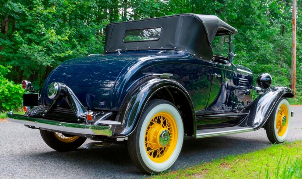 1932 Willys Roadster Model 6-90 - America