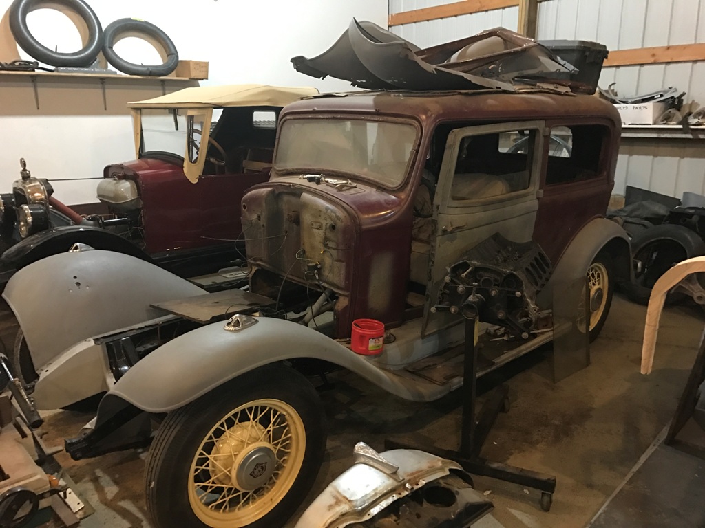 1933 Willys Coach Model 6-90A - America