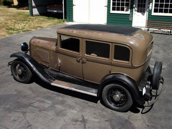 1932 Willys Sedan Model 6-90 - USA