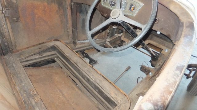 1933 Willys Touring Model 6-90A - Australia