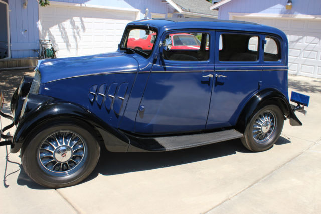 1933 Willys 4 Door Sedan Model 77 - America