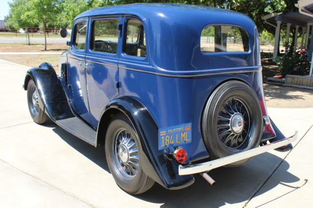 1933 Willys 4 Door Sedan Model 77 - America