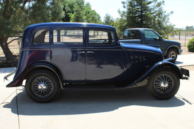 1933 Willys 4 Door Sedan Model 77 - America