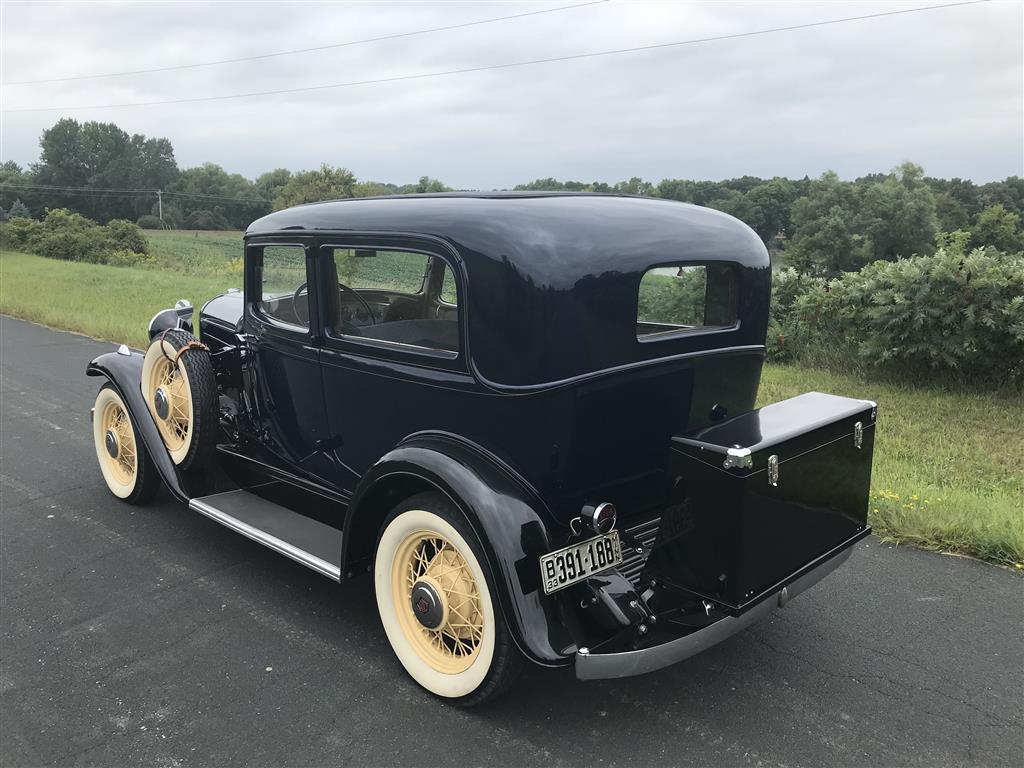 1933 Willys Model 6-90A Coach - America