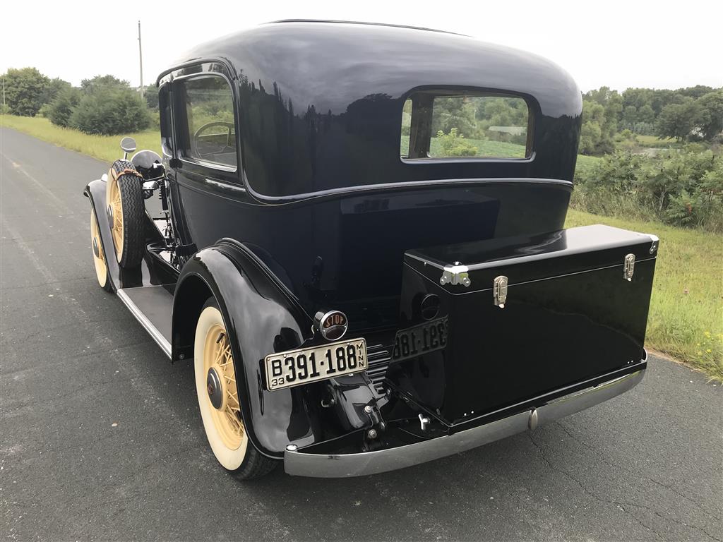 1933 Willys Model 6-90A Coach - America