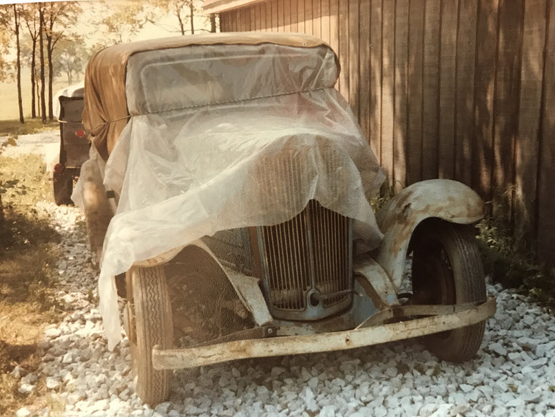 1933 Willys Model 6-90A Coach - America