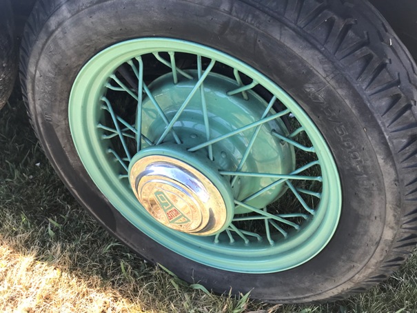 1931 Willys 97, 98D Wire Wheel Hubcap