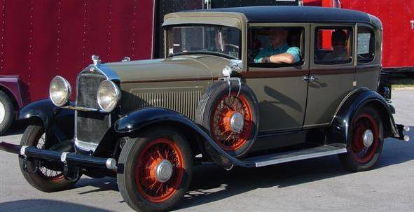 1930 Willys Knight Model 70B Sedan - America