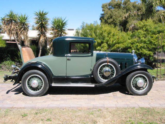 Sideview with rumble seat open