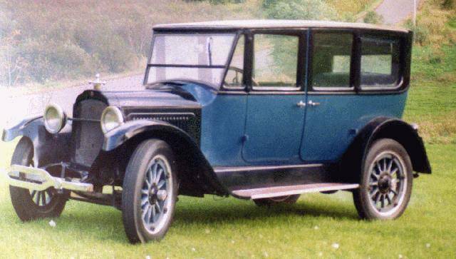 1920 Willys Knight Model 20 Sedan - America