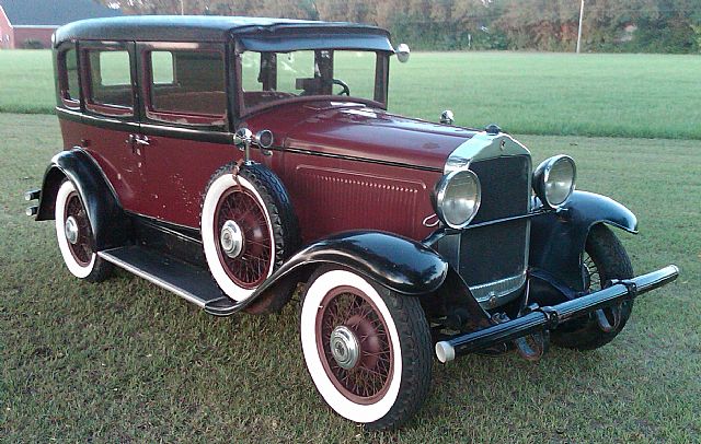 1929 Willys Knight Model 70B Sedan - America