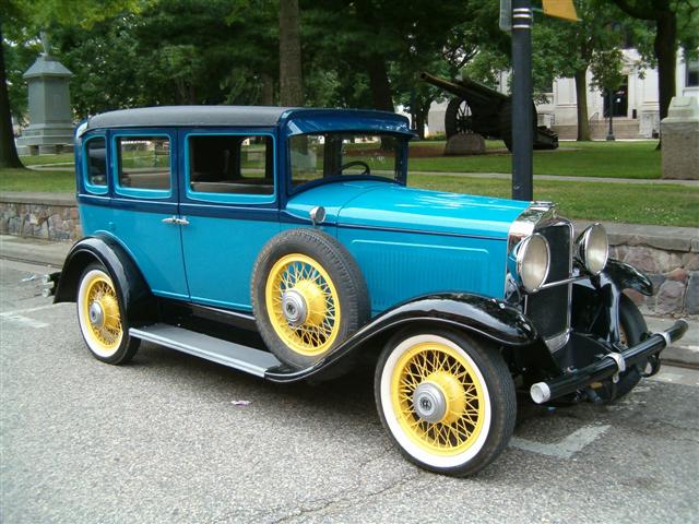 1930 Willys Knight Model 70B Sedan - America