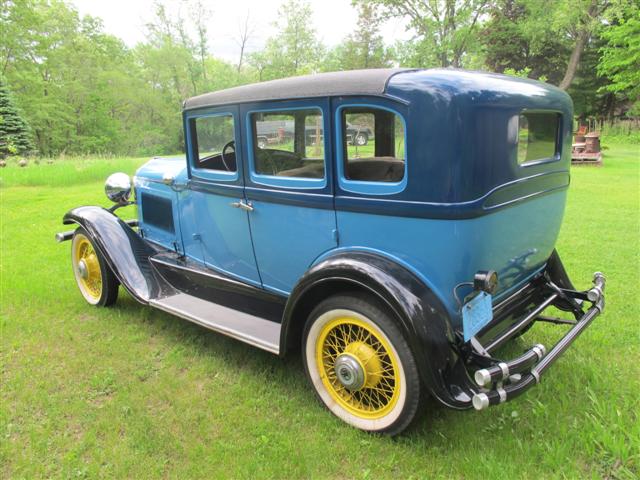 1930 Willys Knight Model 70B Sedan - America