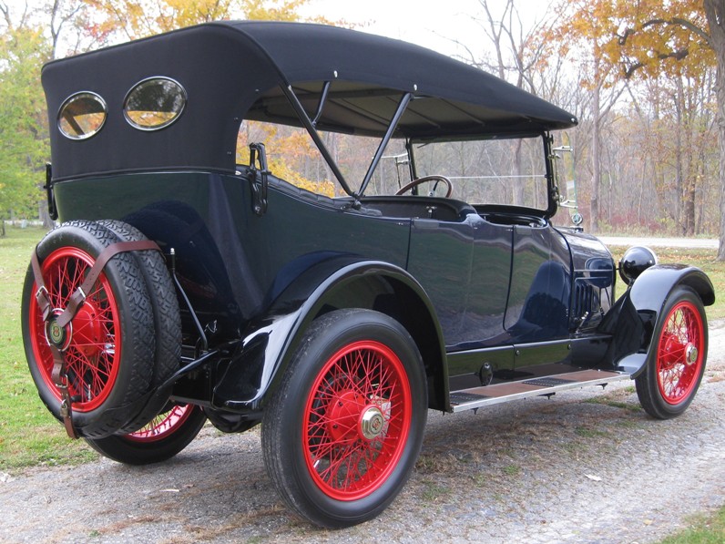 1919 Willys Knight Model 8-88 7 passenger touring - America