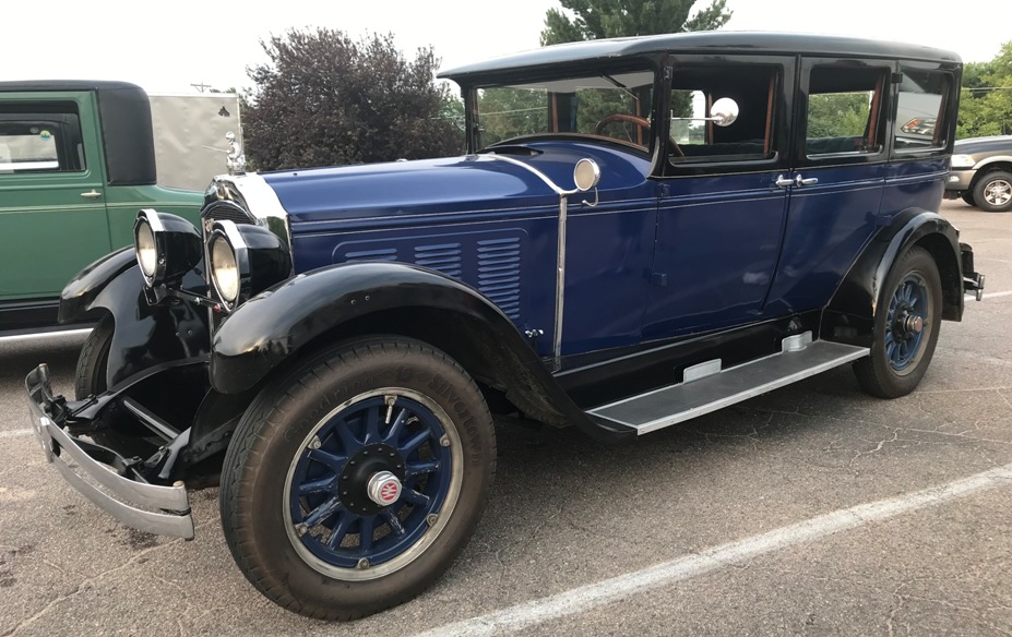 1929 Willys Knight Model 66A sedan - America