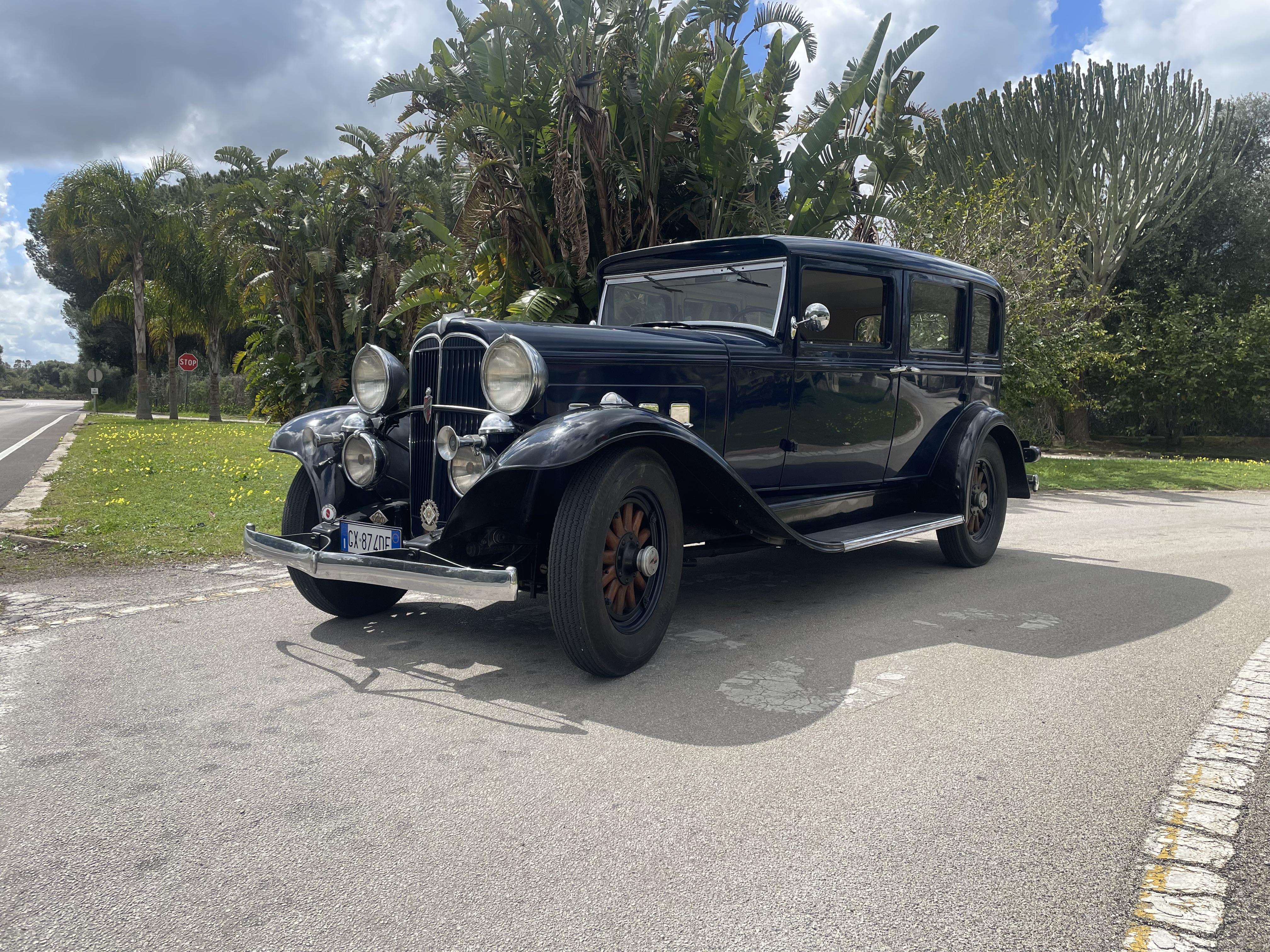 1931 Willys Knight Great Six Model 66D Sedan - Italy