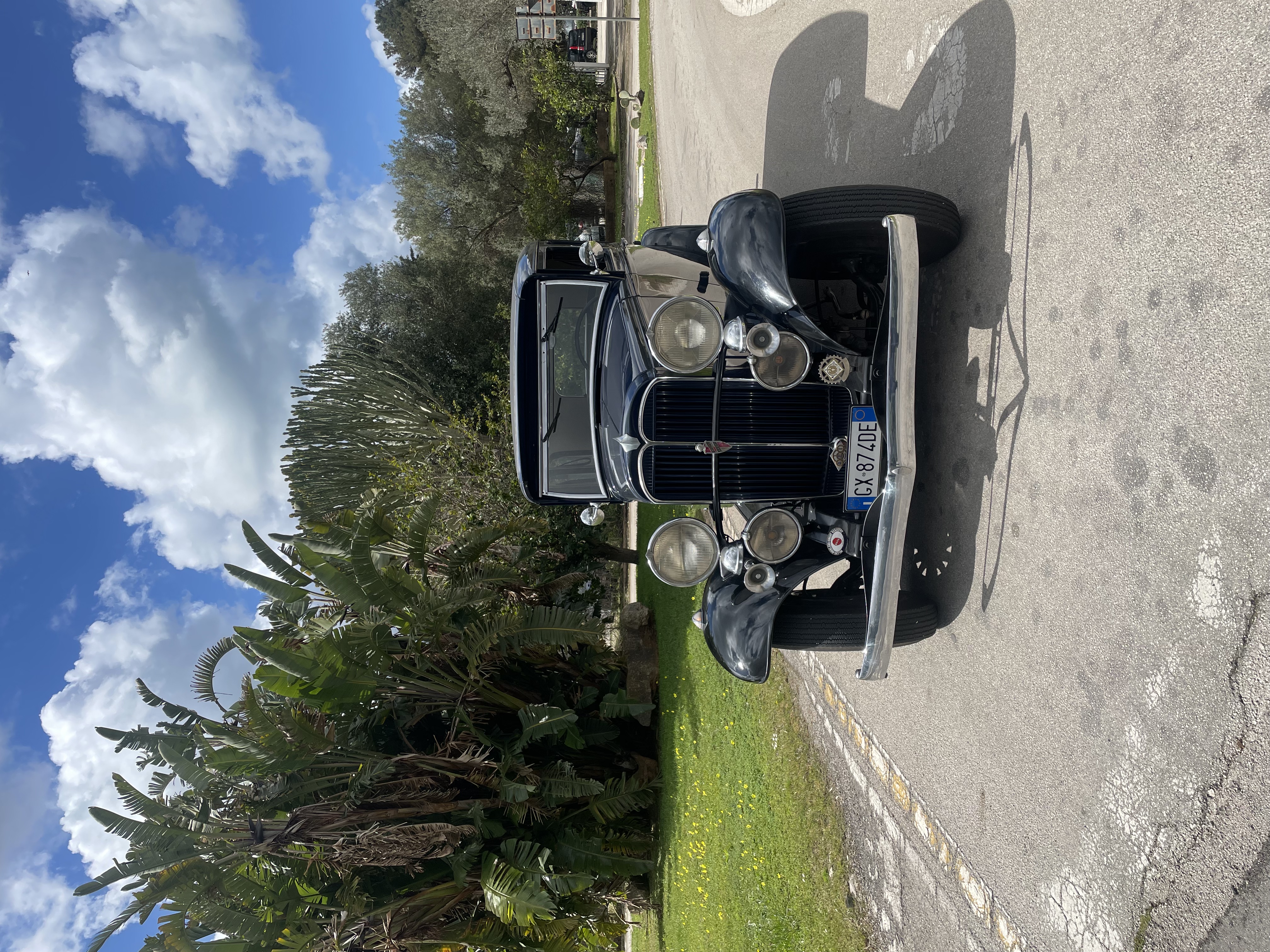 1931 Willys Knight Great Six Model 66D Sedan - Italy