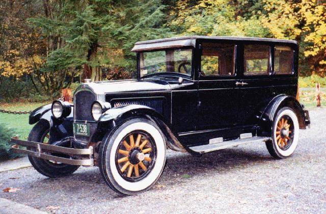 1926 Willys Knight Sedan - America