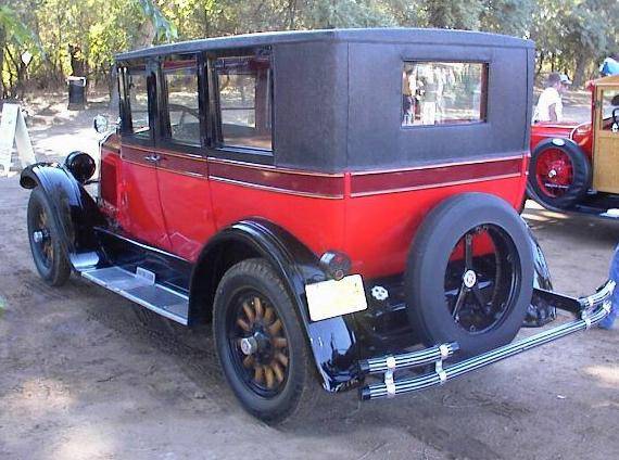 1925 Willys Knight Model 65 Sedan - America