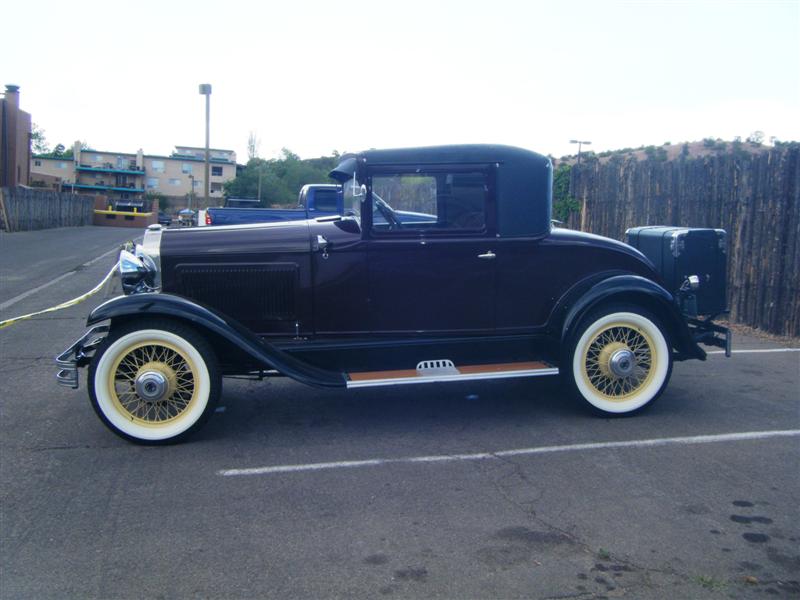 1930 Willys Knight Model 70B Coupe - America